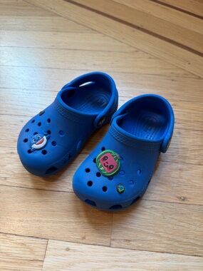 CROCS: Kids Blue Crocs - Comfortable Slip-On Shoes size 7C